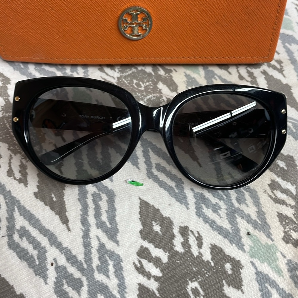 Tory Burch sunglasses - Picture 5 of 8